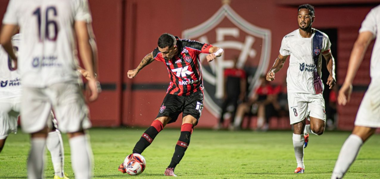 178255com-time-principal-vitoria-bate-o-bahia-de-feira-e-assume-a-vice-lideranca-do-baiano-3 178255com-time-principal-vitoria-bate-o-bahia-de-feira-e-assume-a-vice-lideranca-do-baiano-3