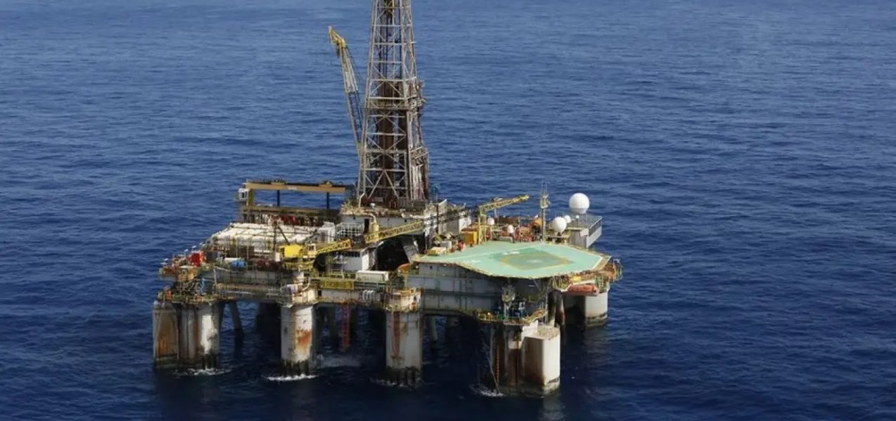 182728eua-prorrogam-autorizacao-para-venda-de-petroleo-russo-sancionado-por-mais-30-dias-3